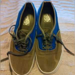 Vans The Authentic Pro, a Vans classic upgraded. Women's 10 Mens 8.5